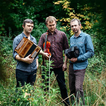 Image of three musicians for Leveret concert