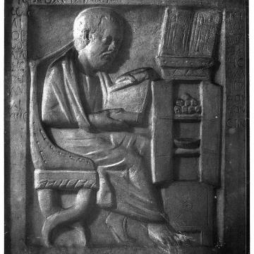 greco roman physician in his study plaster cast in w h m m wellcome m0001579